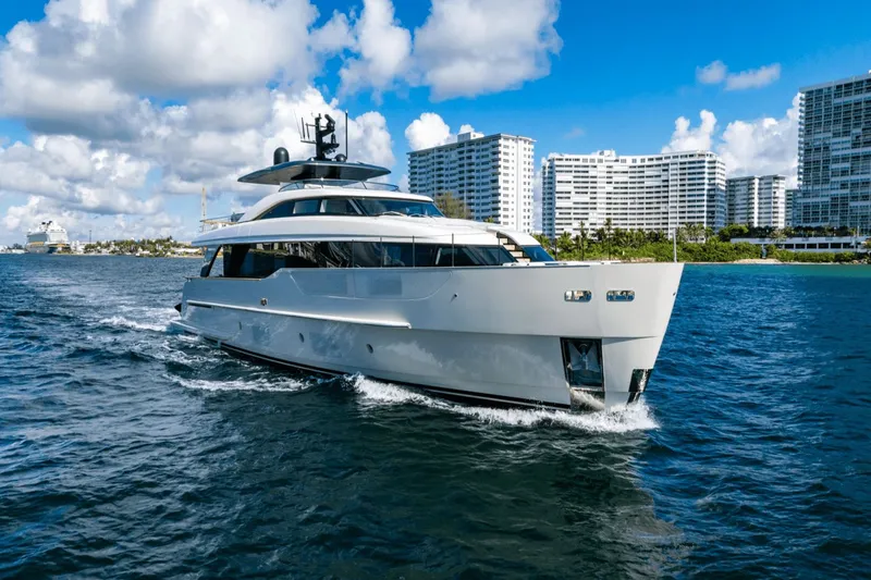 Slide: The Image of Sanlorenzo SD 90 2024 - 6