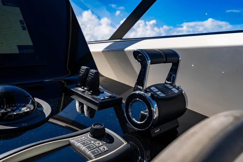 Slide: The Image of Sanlorenzo SD 90 2024 - 66