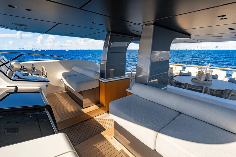 Slide: The Image of Sanlorenzo SD 90 2024 - 70