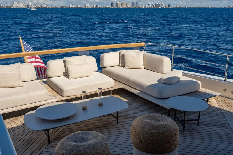 Slide: The Image of Sanlorenzo SD 90 2024 - 72