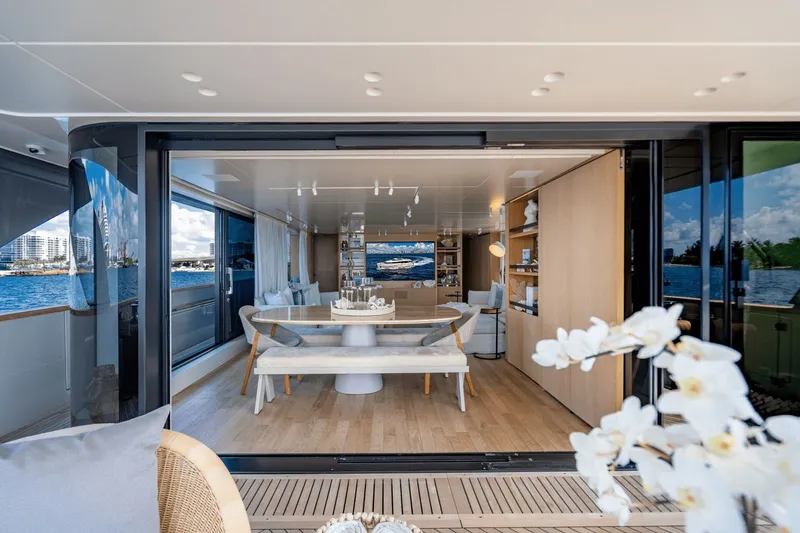 Slide: The Image of Sanlorenzo SD 90 2024 - 92