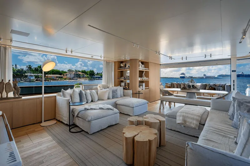 Slide: The Image of Sanlorenzo SD 90 2024 - 97