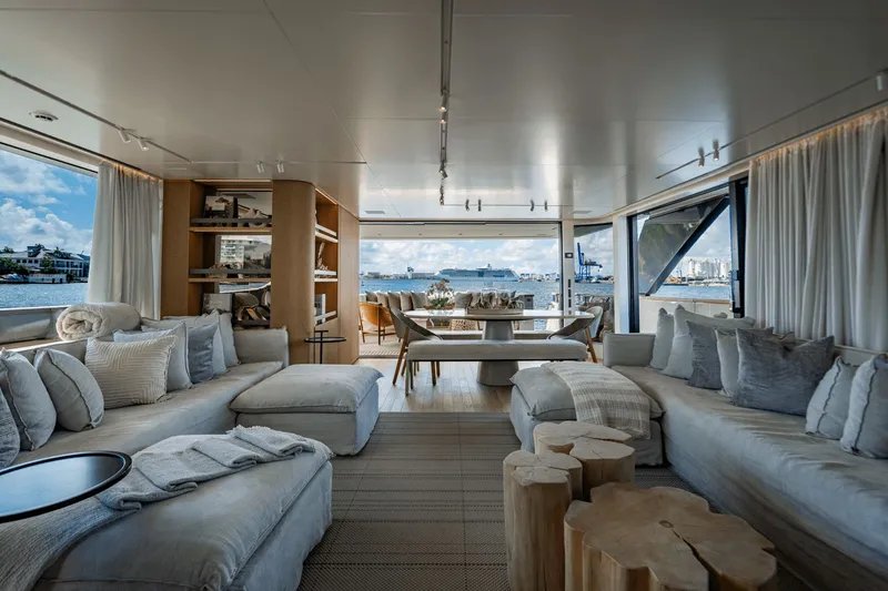 Slide: The Image of Sanlorenzo SD 90 2024 - 98