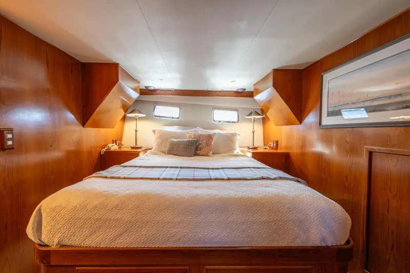 Slide: The Image of Luxurious cabin interior of 1995 Ocean Alexander 486 Classicco Pilothouse yacht. - 32