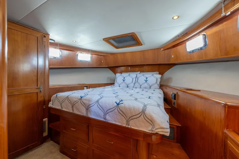 Slide: The Image of Luxurious cabin interior of 1995 Ocean Alexander 486 Classicco Pilothouse yacht. - 36