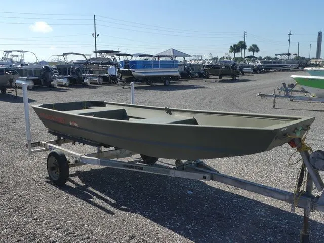 Slide: The Image of Tracker Grizzly 1436 Utility 2026 - 3