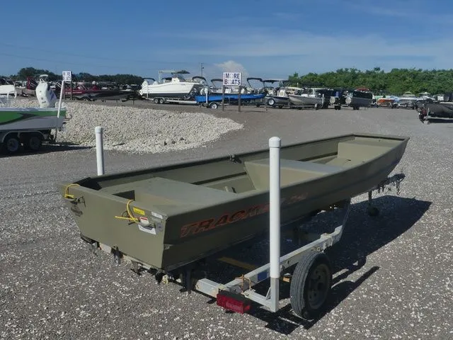 Slide: The Image of Tracker Grizzly 1436 Utility 2026 - 4