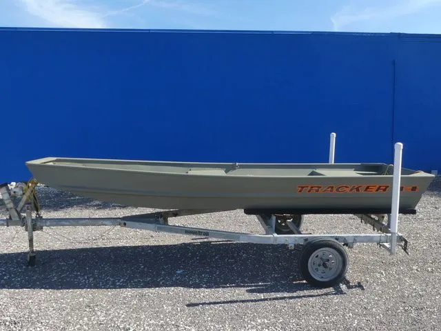 Slide: The Image of Tracker Grizzly 1436 Utility 2026 - 7