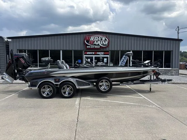 Slide: The Image of Ranger Z521R 2025 - 1