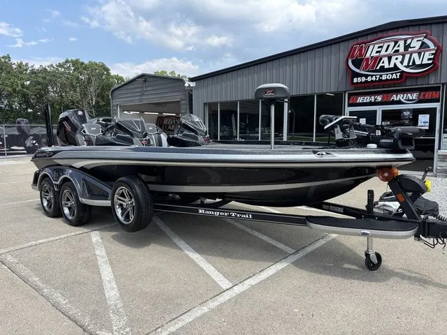 Slide: The Image of Ranger Z521R 2025 - 11