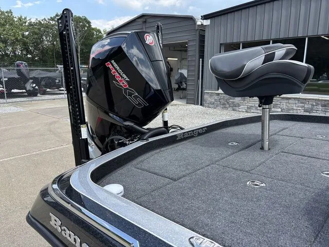 Slide: The Image of Ranger Z521R 2025 - 4