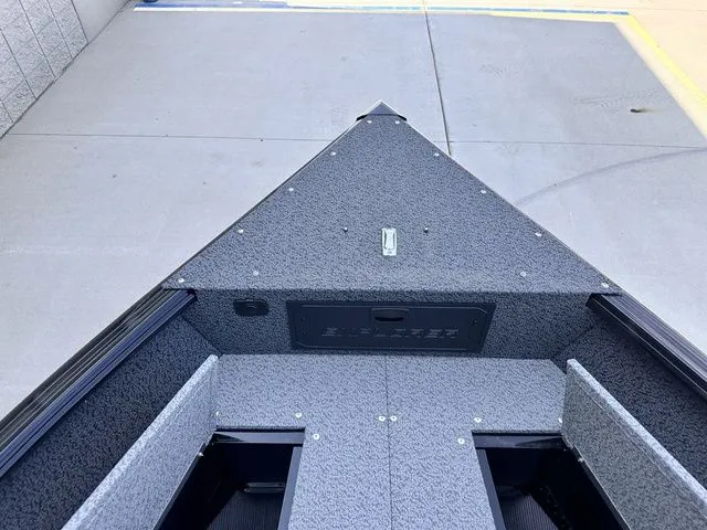 Slide: The Image of Lund 1800 Explorer Sport 2026 - 29