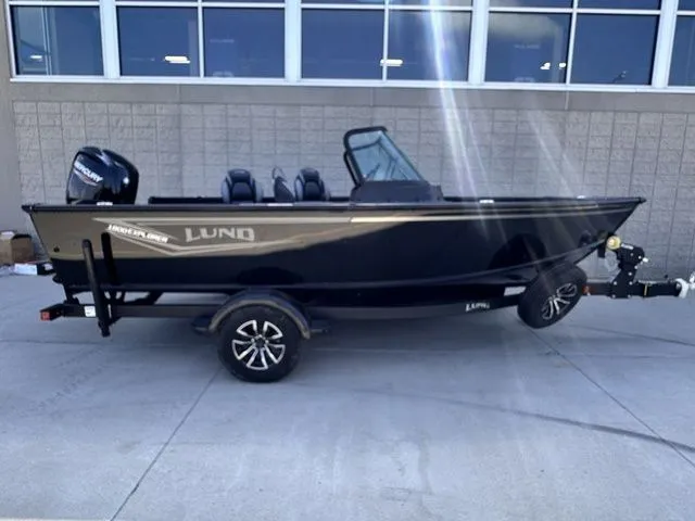 Slide: The Image of Lund 1800 Explorer Sport 2026 - 3