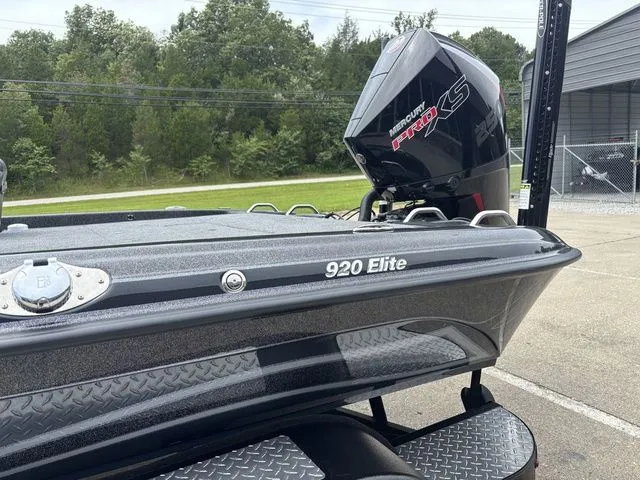 Slide: The Image of Phoenix Bass Boat 920 Elite 2025 - 15