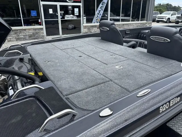 Slide: The Image of Phoenix Bass Boat 920 Elite 2025 - 5