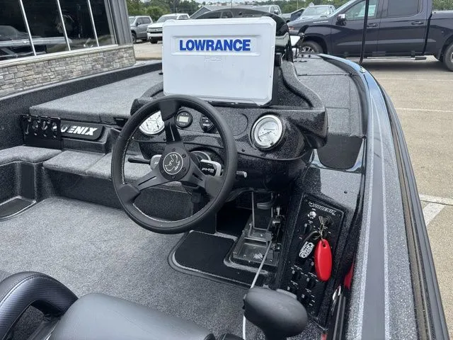 Slide: The Image of Phoenix Bass Boat 920 Elite 2025 - 6