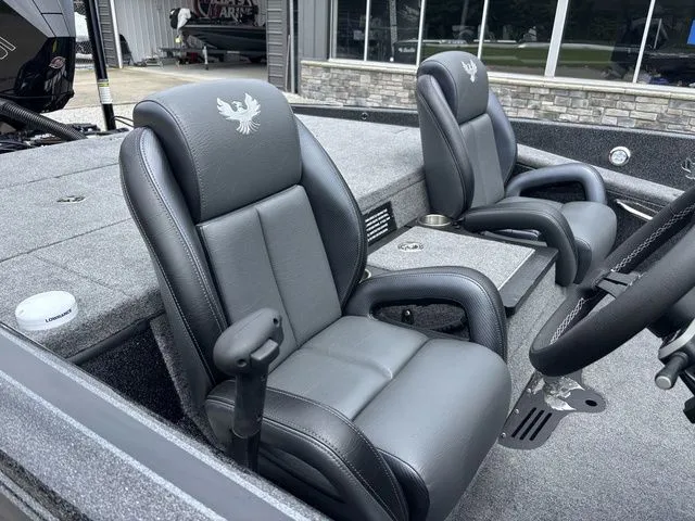 Slide: The Image of Phoenix Bass Boat 920 Elite 2025 - 7