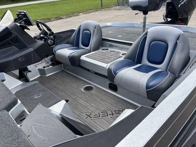 Slide: The Image of Ranger Z519 2022 - 10