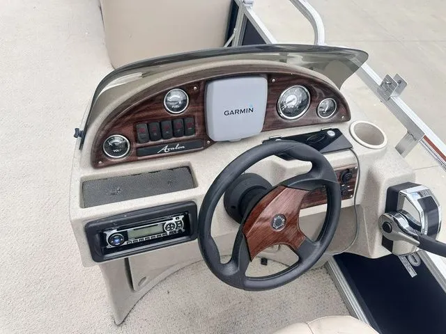 Slide: The Image of Avalon LS 2300 2012 - 16