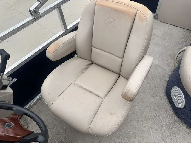 Slide: The Image of Avalon LS 2300 2012 - 17