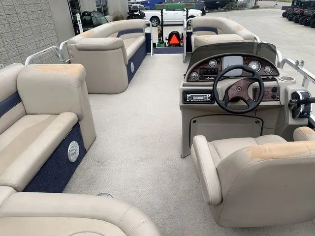 Slide: The Image of Avalon LS 2300 2012 - 20