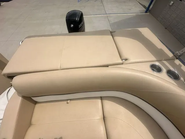 Slide: The Image of Larson Escape RT 2200 2016 - 17