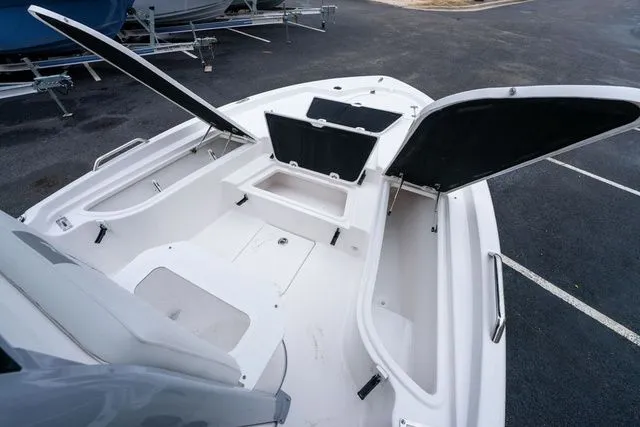 Slide: The Image of Sea Fox 231 Bay Fox 2025 - 25