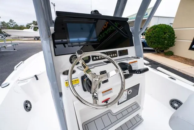 Slide: The Image of Sea Fox 231 Bay Fox 2025 - 18