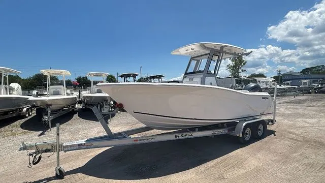 Slide: The Image of Sea Fox 228 Commander 2025 - 2