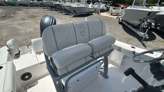 Slide: The Image of Sea Fox 228 Commander 2025 - 20