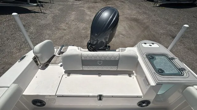 Slide: The Image of Sea Fox 228 Commander 2025 - 21