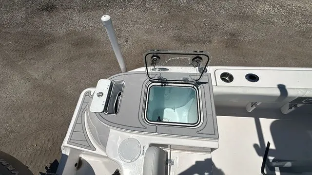 Slide: The Image of Sea Fox 228 Commander 2025 - 22