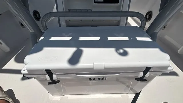 Slide: The Image of Sea Fox 228 Commander 2025 - 30