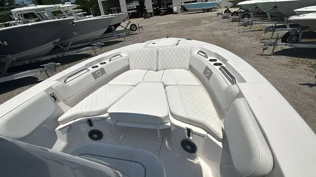 Slide: The Image of Sea Fox 228 Commander 2025 - 31