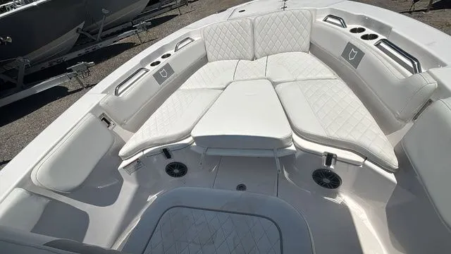 Slide: The Image of Sea Fox 228 Commander 2025 - 32