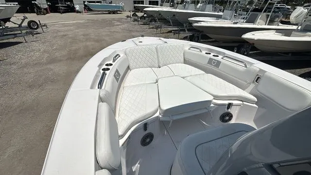 Slide: The Image of Sea Fox 228 Commander 2025 - 35