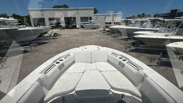 Slide: The Image of Sea Fox 228 Commander 2025 - 36