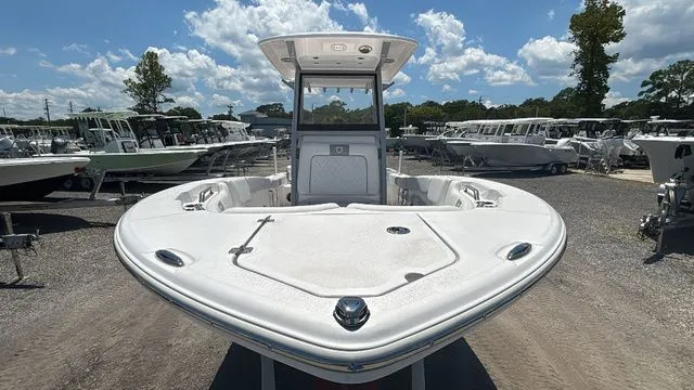 Slide: The Image of Sea Fox 228 Commander 2025 - 4