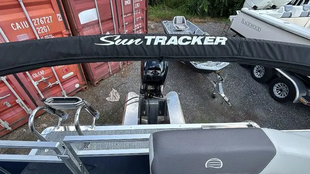 Slide: The Image of Sun Tracker BASS BUGGY 16XL 2026 - 13