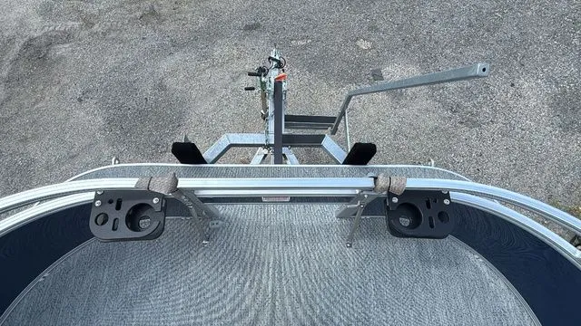 Slide: The Image of Sun Tracker BASS BUGGY 16XL 2026 - 9