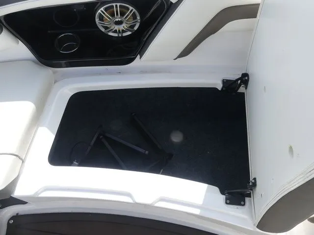 Slide: The Image of Yamaha 242 Limited S 2016 - 13