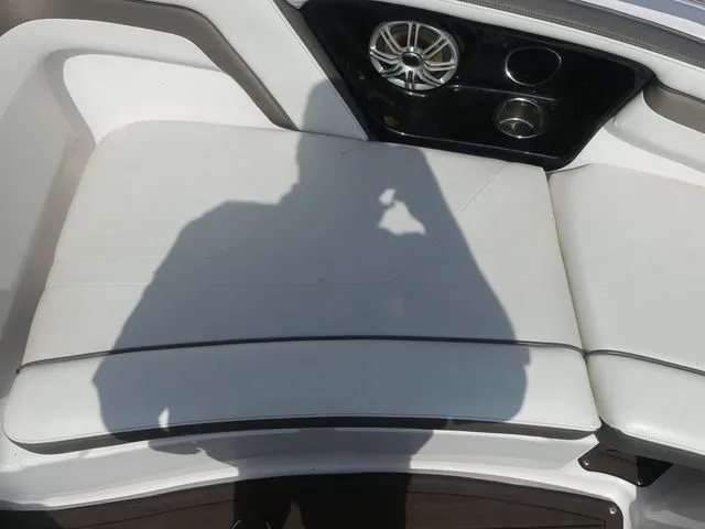 Slide: The Image of Yamaha 242 Limited S 2016 - 14