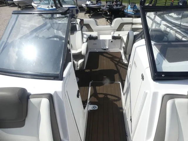 Slide: The Image of Yamaha 242 Limited S 2016 - 16