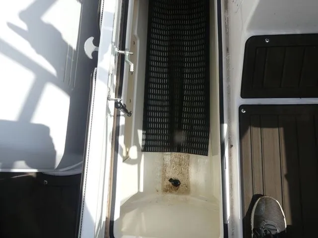 Slide: The Image of Yamaha 242 Limited S 2016 - 17