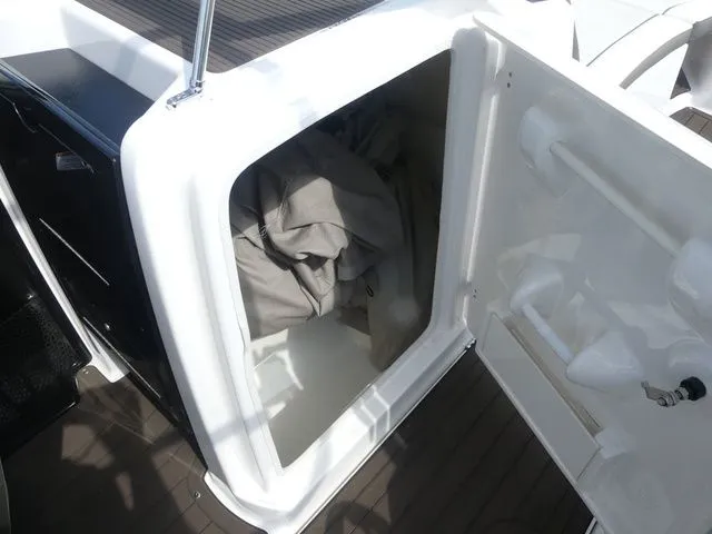 Slide: The Image of Yamaha 242 Limited S 2016 - 18