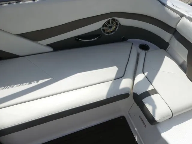 Slide: The Image of Yamaha 242 Limited S 2016 - 24