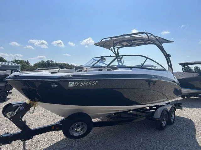 Slide: The Image of Yamaha 242 Limited S 2016 - 3