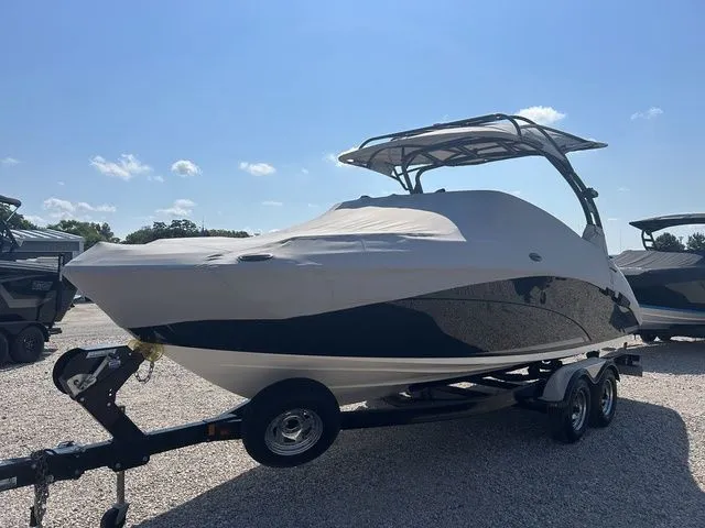 Slide: The Image of Yamaha 242 Limited S 2016 - 4