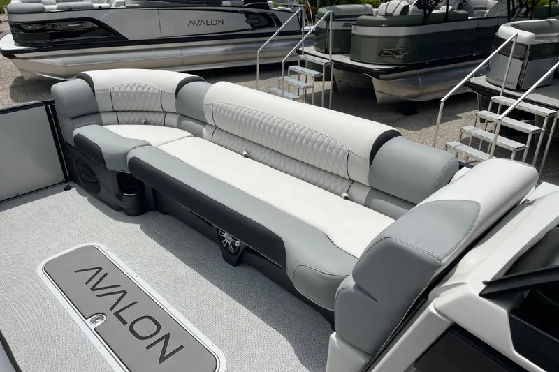 Slide: The Image of Luxurious seating on 2026 Avalon 2785 Excalibur LTD boat, featuring elegant design and premium materials. - 15