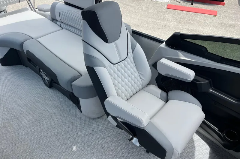 Slide: The Image of Luxurious seating in 2026 Avalon 2785 Excalibur LTD boat, featuring modern design and comfort. - 20